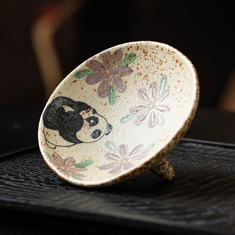 Đĩa trái cây nhỏ ba chân màu xanh và trắng bằng đá lửa đỏ, đĩa hoa cúc vẽ tay gấu trúc, đĩa trái cây sấy khô, đĩa đồ ăn nhẹ gia dụng, đĩa giải khát