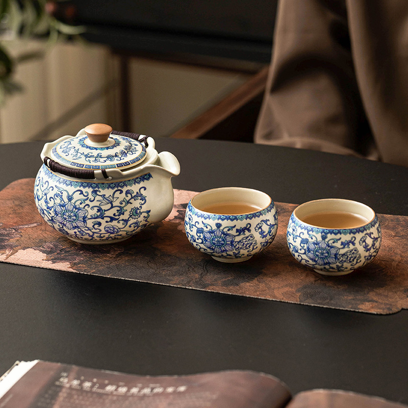 Bộ ấm trà Ruyao, hộp quà, hoa sen xanh trắng, một ấm hai chén, quà Tết thiết thực cho cha mẹ người lớn tuổi