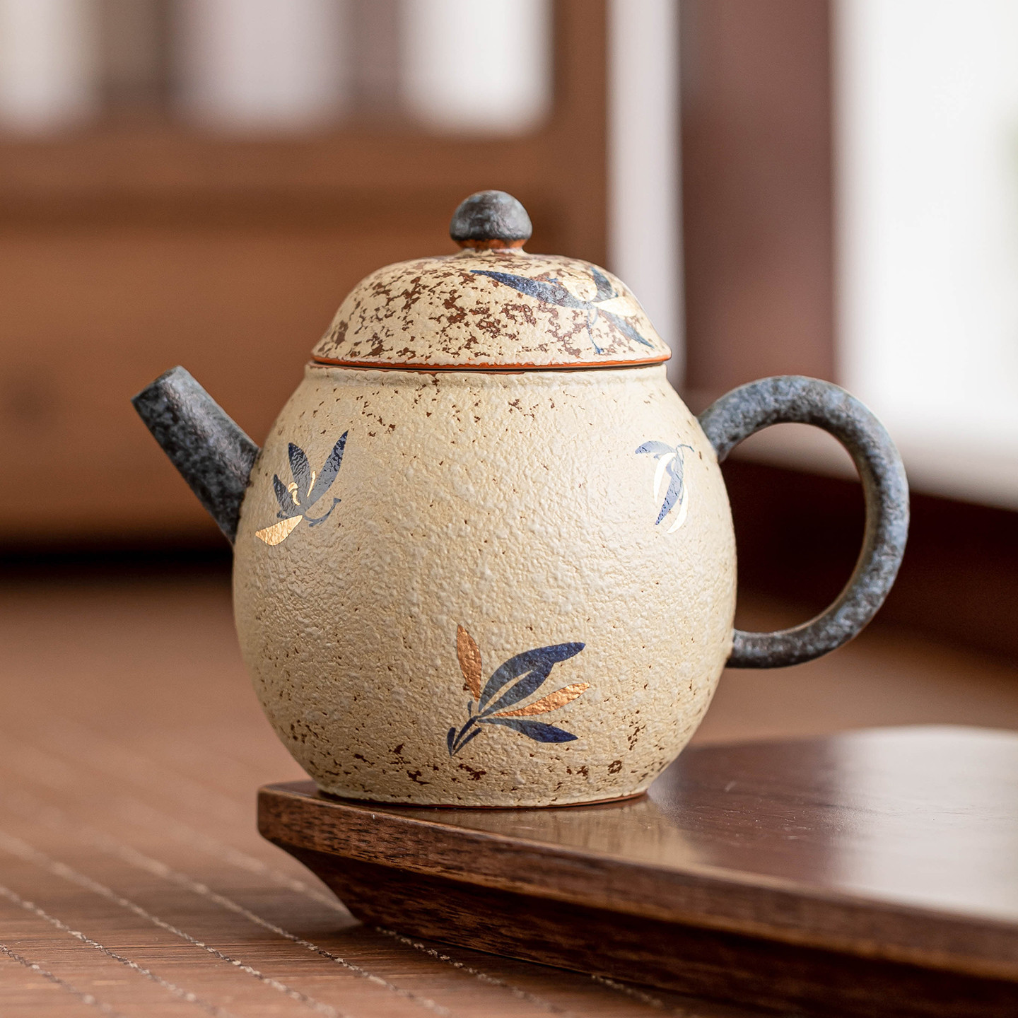 Ấm trà đỏ đá lửa trắng xanh ấm trà đơn phong lan vẽ tay bằng gốm sứ khắc vàng ấm pha trà Kung Fu công suất nhỏ ấm vật phẩm gia dụng