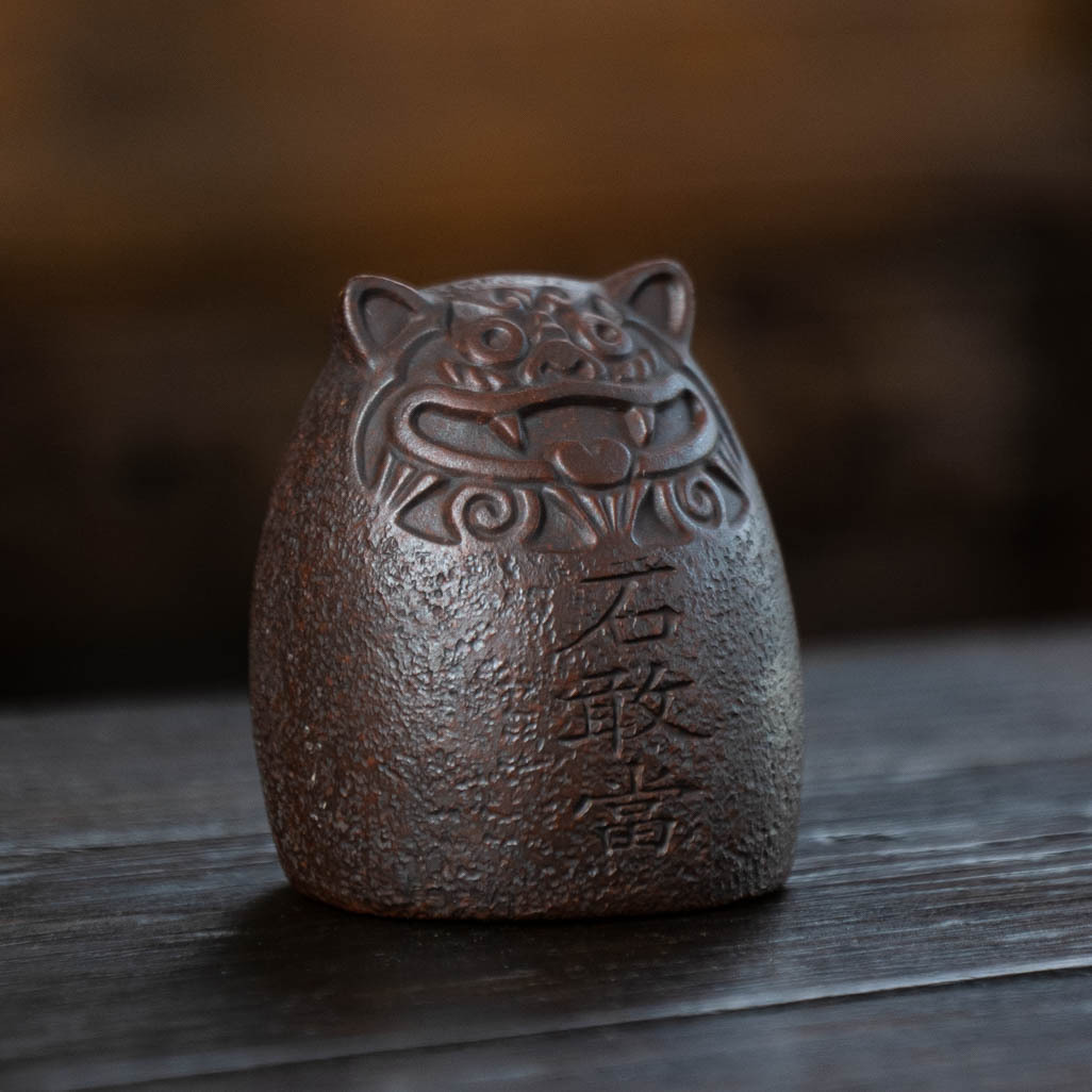 Đá cát tím Yixing Dám Làm thú cưng trà hổ, nắp chơi trà có thể giữ bàn trà đồ trang trí nhỏ, Bộ trà đạo, tác phẩm điêu khắc bán buôn