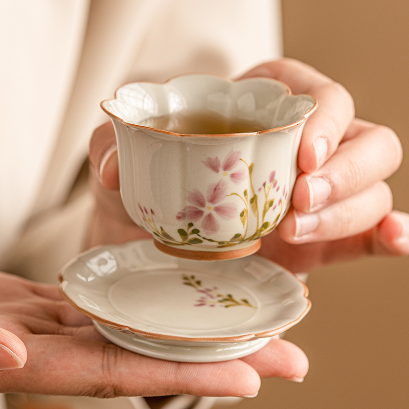 Cốc cánh hoa cúc nhỏ vẽ tay cốc trà gốm sứ Trung Quốc cốc chủ nhân cốc uống trà chống bỏng cao cấp chuyên dụng cho nữ
