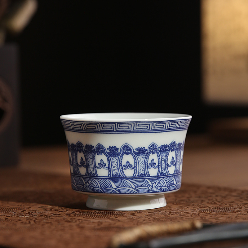 Cốc trà màu xanh và trắng Jingdezhen cốc chủ nhân gốm sứ cao cấp cốc đơn tặng quà bộ trà Trung Quốc cốc trà cá nhân bán buôn