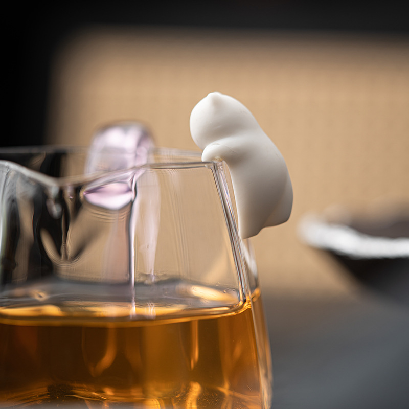 Cốc nước Mèo gốm sứ sáng tạo mặt dây chuyền Cốc sứ trắng đồ trang trí thú cưng trà gia dụng dễ thương phụ kiện trà đạo bàn trà phòng trà