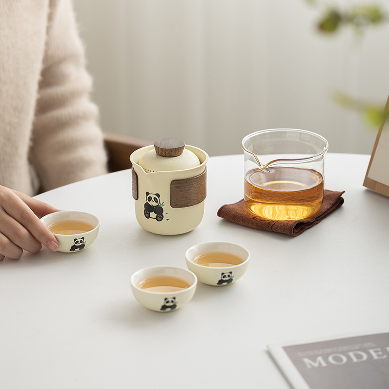 Bộ trà gấu trúc di động phong cách kem bộ trà du lịch ấm pha trà cốc nhanh thiết bị uống trà cắm trại ngoài trời