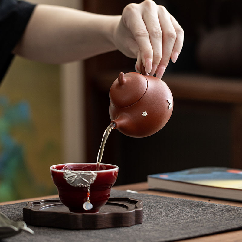 Ấm trà bầu đất sét màu tím tráng men bạc, ấm trà lọc nhỏ sáng tạo theo phong cách retro, hộp quà tặng một nồi dành cho các nhà lãnh đạo và người lớn tuổi.