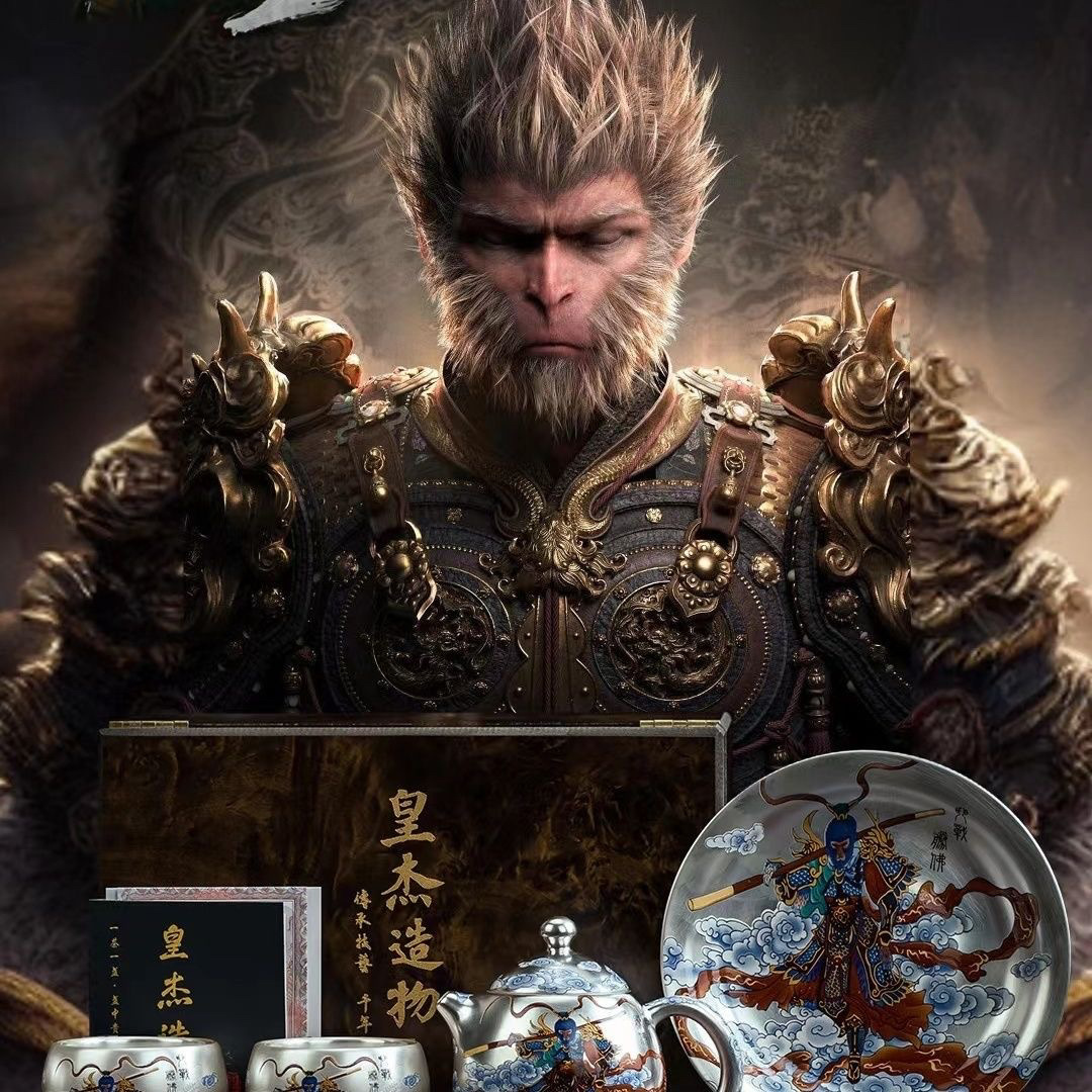 Bộ ấm chén bạc cao cấp Trung Quốc phong cách Kung Fu, gồm 1 ấm và 2 chén, mạ vàng, thương hiệu Chu Hồng Kiệt.