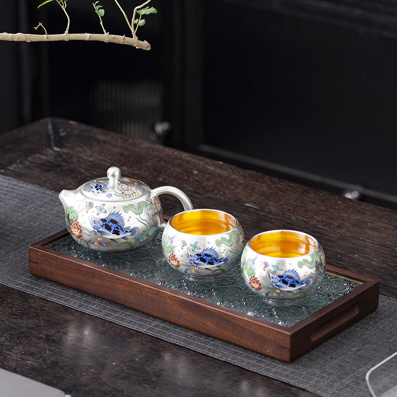 Bộ ấm chén trà Kung Fu mạ bạc, họa tiết Cá Xishi, gồm 1 ấm và 2 chén, hộp quà tặng cao cấp, quà lưu niệm.