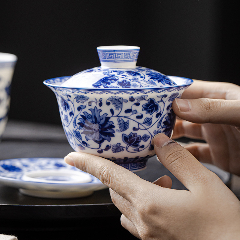 Màu xanh và trắng ngọc bích ngọc bích ba cái bát có nắp treo cổ điển dung tích lớn quấn hoa sen đơn không nóng cốc pha trà gốm sứ