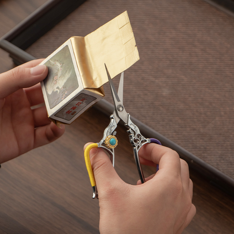 Kéo cắt trà nhỏ đan tay nguyên bản tinh tế kéo nghệ thuật trà phong cách dễ thương kéo phụ kiện trà kéo thêu kim loại cho nữ