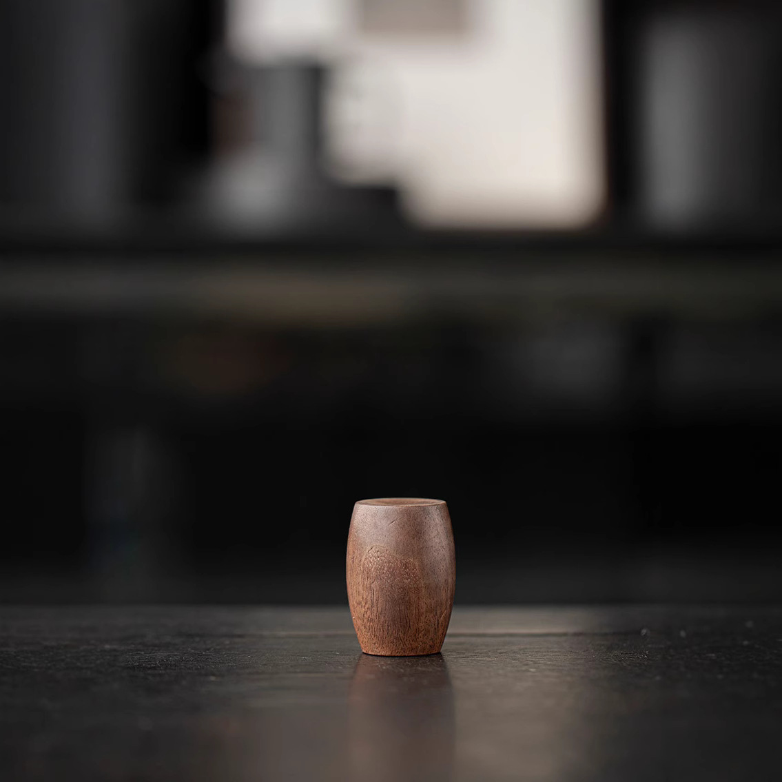 Nắp ấm trà gỗ nguyên khối gỗ óc chó đen có nắp đậy cao cấp kiểu trống cổ điển giá đỡ cốc phụ kiện bộ trà