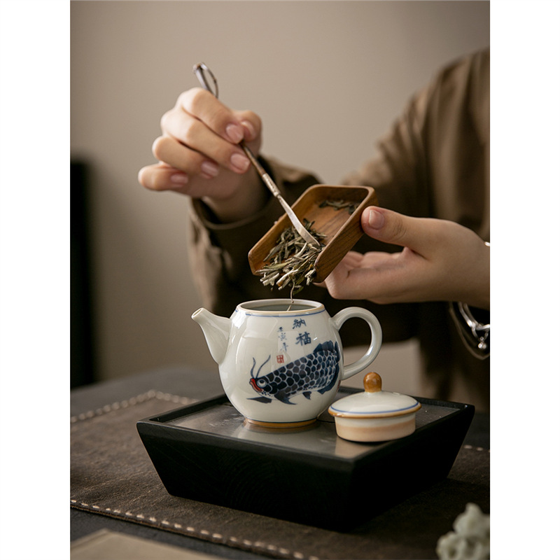 Ấm trà cá rồng xanh trắng ấm trà Kung Fu cỡ lớn gia dụng ấm trà lọc gốm sứ ấm trà đơn trà cổ điển