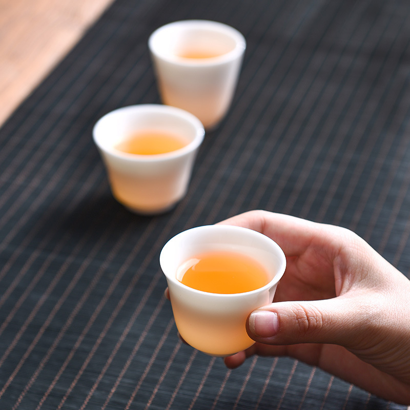 Dehua mỡ cừu ngọc trắng sứ nhỏ cốc chủ nhân cốc gốm sứ cốc trà gia dụng cốc trà kung fu bán buôn cốc đơn