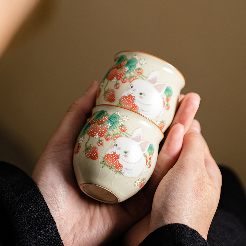 Cốc chủ Thỏ Dâu Tây màu vàng be cốc trứng tách trà gốm sứ có thể nâng cao cốc cá nhân tách trà Bộ trà Kung Fu