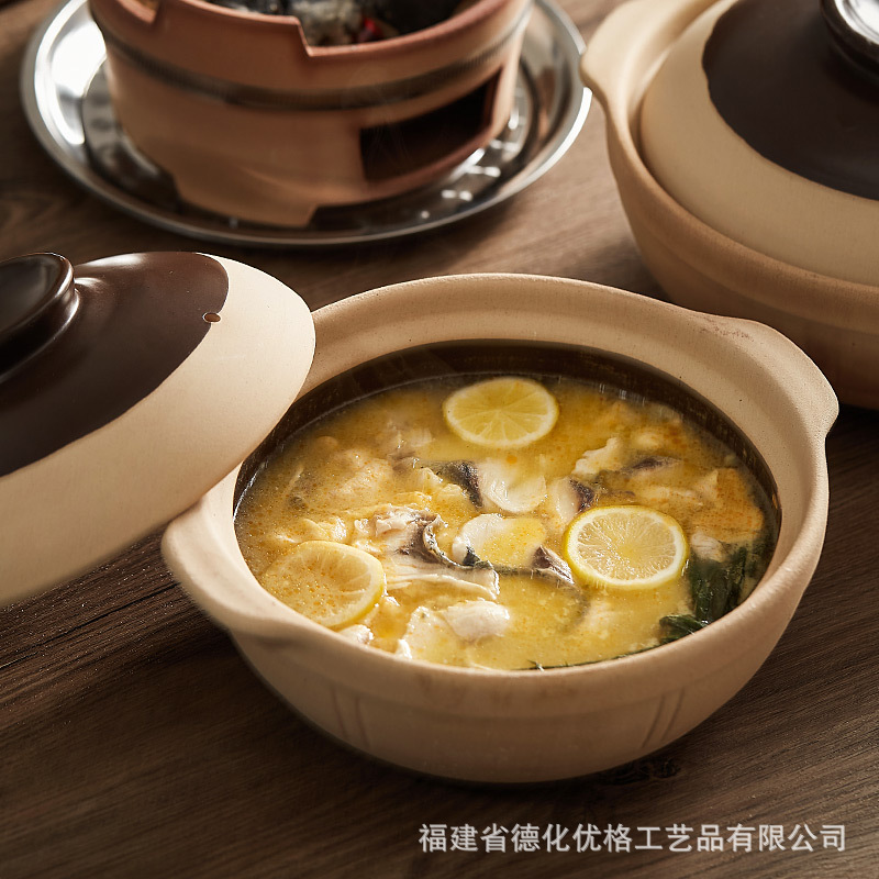 Nồi đất nung nhỏ truyền thống dùng cho lẩu, cơm, món hầm và súp, thích hợp cho bếp gas, có khay giữ nhiệt.