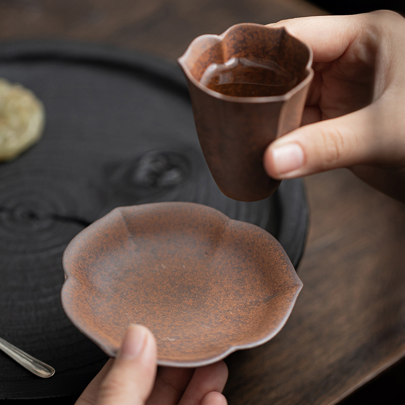 Lót cốc cánh hoa gốm thô bùn đá cũ, khay đựng cốc đựng trà gia dụng cổ điển, đệm cách nhiệt cỡ nhỏ, phụ kiện bộ trà Kung Fu