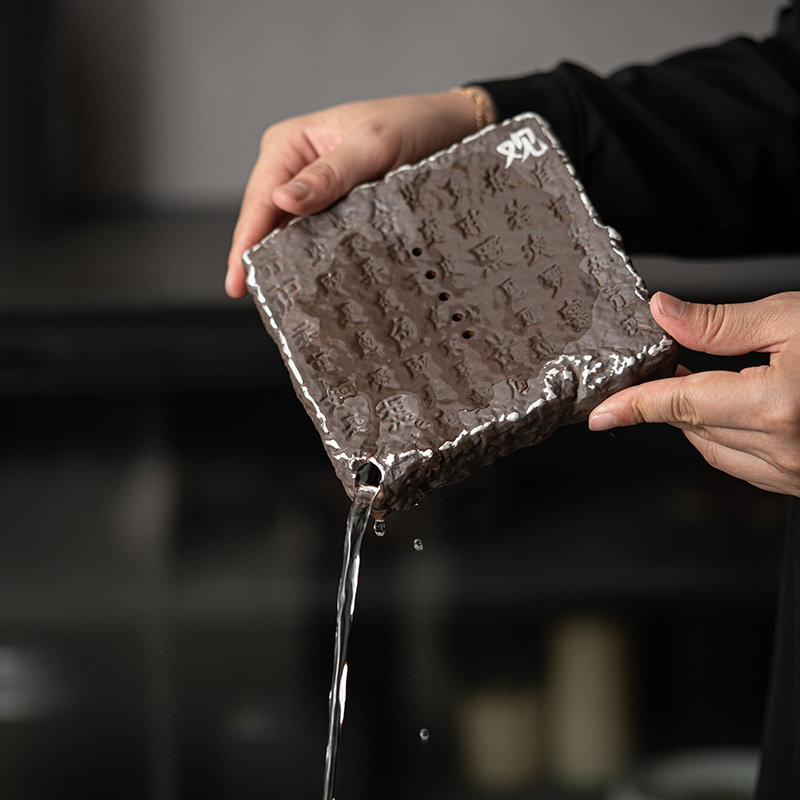 Kongjizhai gốm thô trái tim kinh ấm Phụ Kiện Bộ trà Retro Ấm gốm Sứ Pha khô Trà bàn đệm ấm tấm tiết kiệm