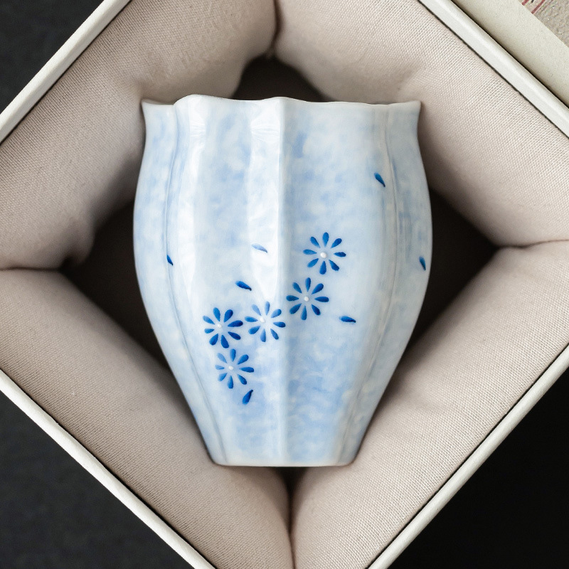 Cốc trà màu xanh lam cốc chủ nhân cốc hoa cúc vẽ tay bộ trà gốm sứ sáng tạo cốc trà Kung Fu dung lượng lớn