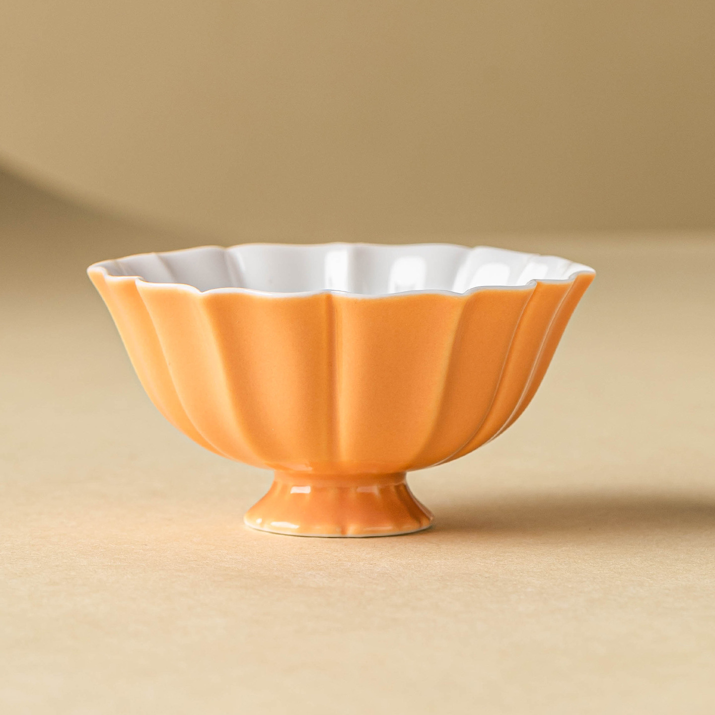 Cốc cánh sen chân cao màu cam cốc trà gốm sứ cốc chủ nhân cốc đơn dụng cụ trà kungfu đơn giản gia dụng cốc trà