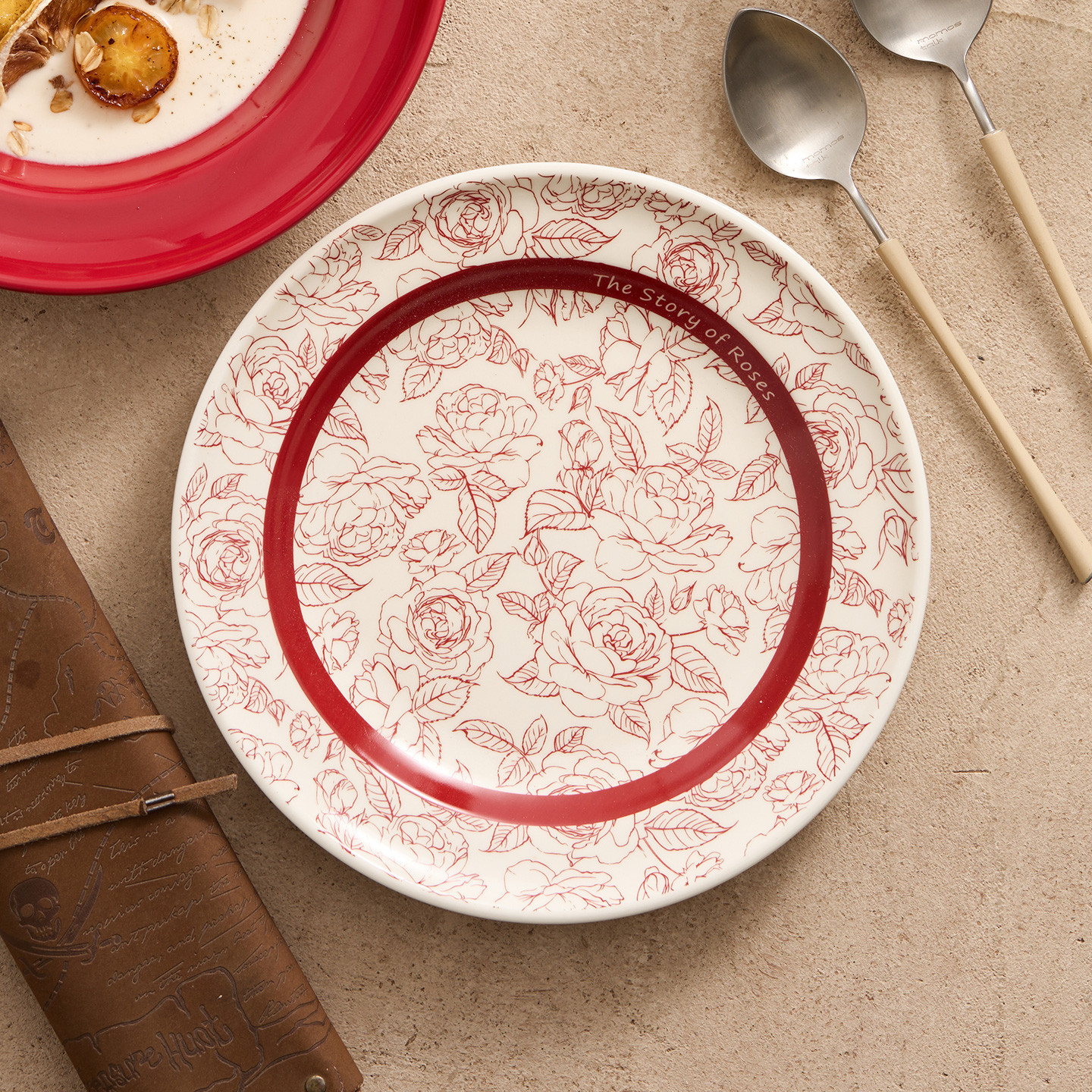 Đĩa sứ tròn nông màu hồng, men màu, dùng trong nhà, khách sạn, cao cấp, kiểu Pháp, đẹp, dùng ăn tối