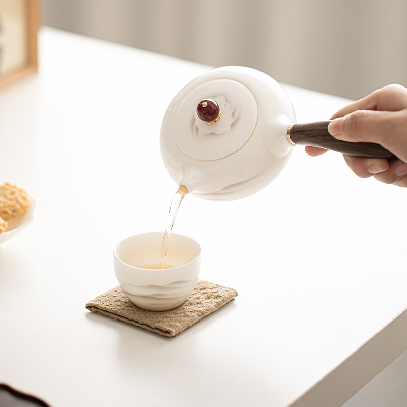 Ấm trà đơn giản sơn thủy sứ trắng ấm trà gốm sứ bên tay cầm ấm pha trà lọc cỡ lớn gia dụng ấm đơn dụng cụ pha trà Kung Fu