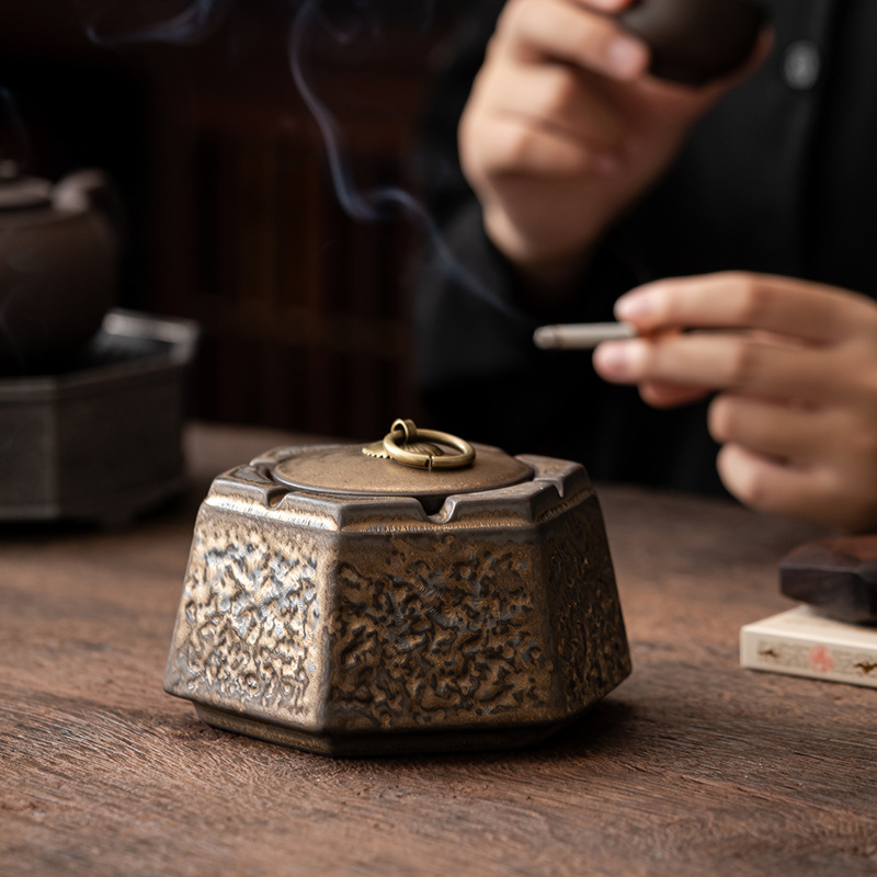 Gạt tàn men sắt mạ vàng kiểu Nhật, gạt tàn gốm cỡ lớn chống bay có nắp đậy phòng khách gia dụng kiểu Nhật