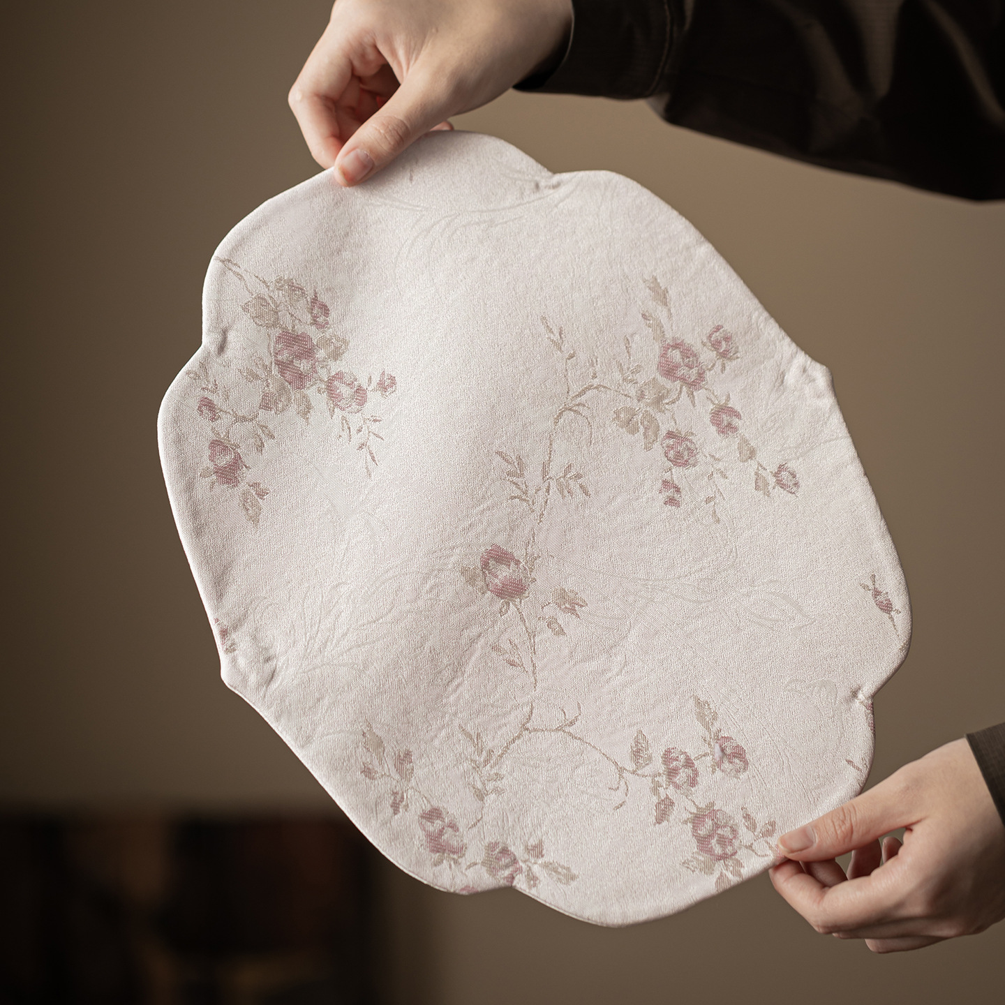 Xiangyunsha Mancao trà bột thảm mới phong cách Trung Quốc phong cách dân tộc trà hoa huệ thảm khăn trà để bàn trà thảm bong bóng khô thảm phụ kiện trà