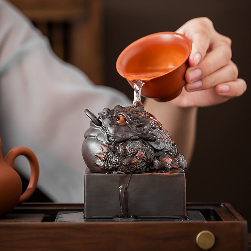 Đồ trang trí thú cưng trà con dấu con cóc vàng gốm tím phong cách Trung Quốc chiêu tài nhập bảo bối Tỳ Hưu trà sư tử chơi trà đạo phụ kiện trà đạo quà tặng trang trí
