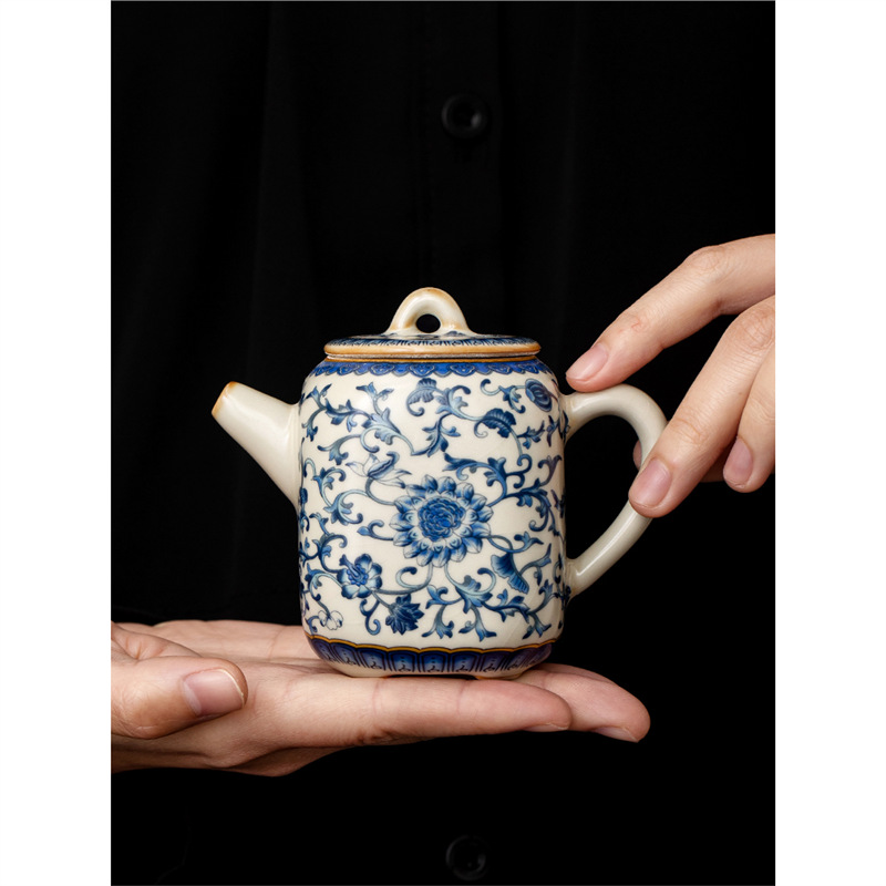 Ấm trà hình vuông màu xanh và trắng với hoa sen ở Ru Kiln để pha trà gia dụng cao cấp 2024 mới gốm sứ đơn bán buôn