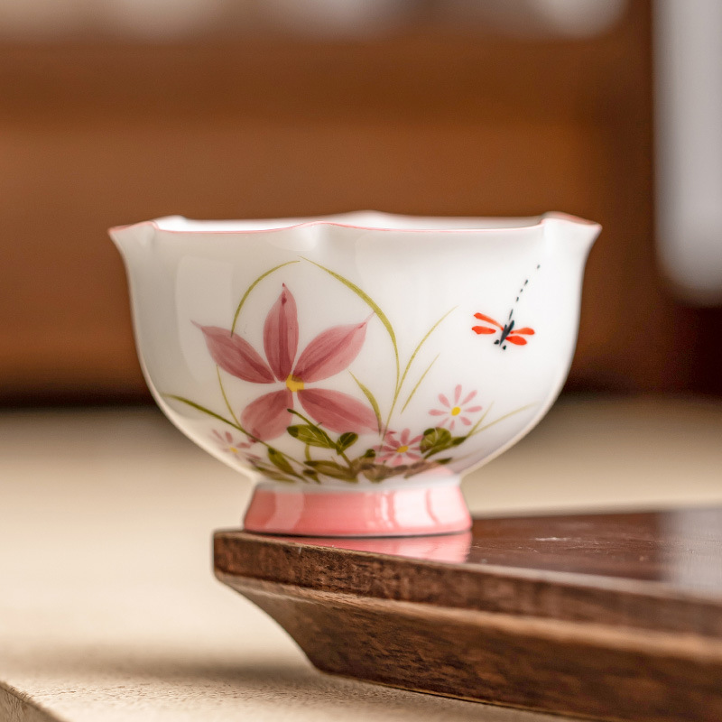 Vẽ tay hoa cúc, chuồn chuồn, nụ hoa, cốc chủ gốm, cốc uống trà đơn, cốc trà kung fu gia dụng, cốc trà ngon