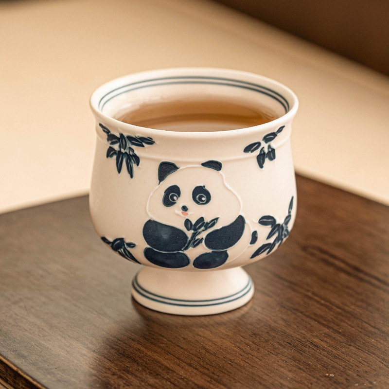 Vẽ tay gấu trúc chân cao vòng tròn miệng cốc trà gốm sứ cốc chủ bộ trà cao cấp cốc trà gia dụng