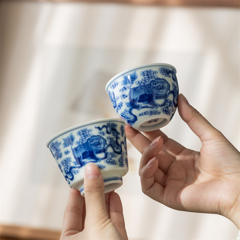 Chủ nhân của Pinming Cốc trà cao cấp Jingdezhen Cốc tay sứ trắng xanh Cốc cá nhân gốm sứ gia dụng Bán buôn cốc ép Xianglong