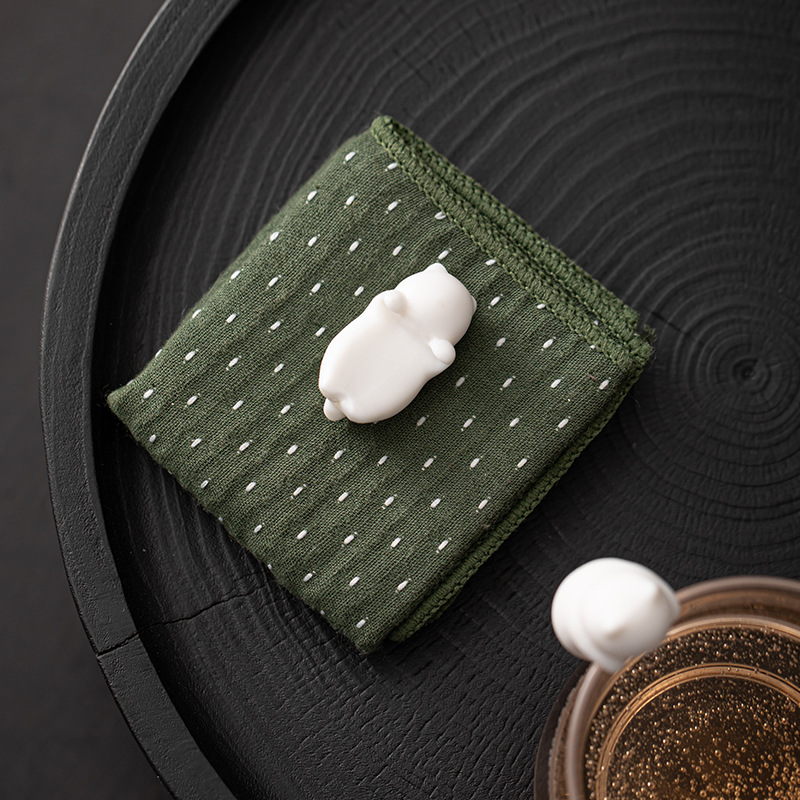 Cốc nước Mèo gốm sứ sáng tạo mặt dây chuyền Cốc sứ trắng đồ trang trí thú cưng trà gia dụng dễ thương phụ kiện trà đạo bàn trà phòng trà