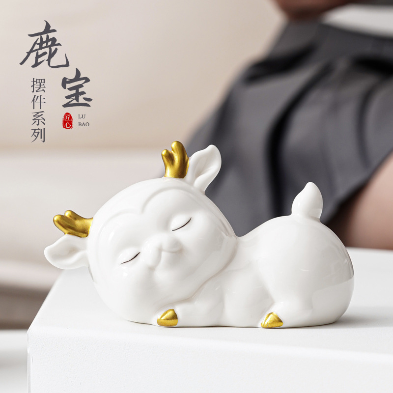 Đồ trang trí gốm sứ sáng tạo kho báu hươu bàn làm việc lối vào phòng khách gia dụng hoạt hình hươu đồ thủ công trang trí xe hơi