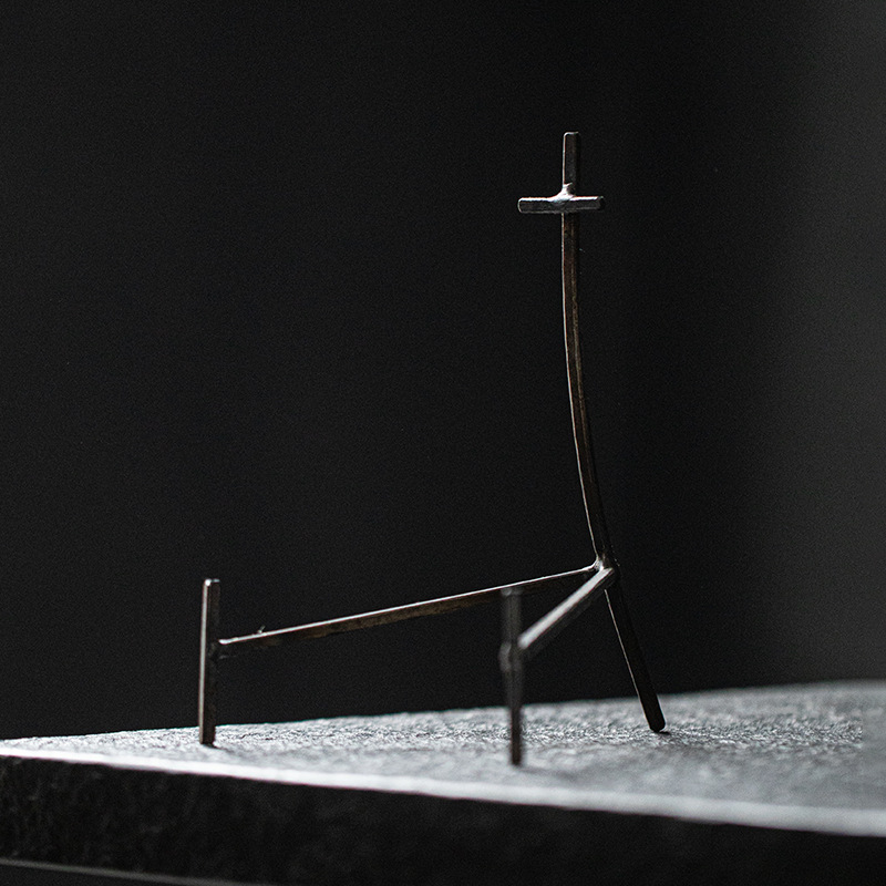 Nghệ thuật sáng tạo sắt nghệ thuật giá đỡ khay ăn giá đỡ bàn ăn sắt nghệ thuật thủ công đơn giản gốm sứ Giá để đồ trang trí