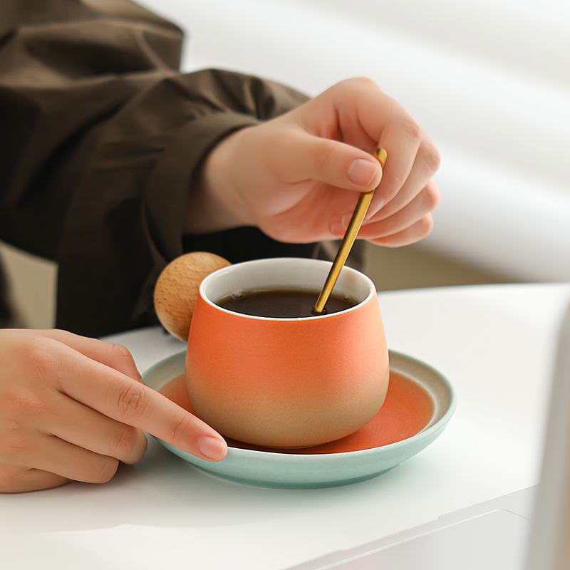 Cốc cà phê thích hợp sáng tạo cốc gốm có đĩa cốc nước đơn giản giá trị cao bộ quà tặng văn phòng cặp đôi