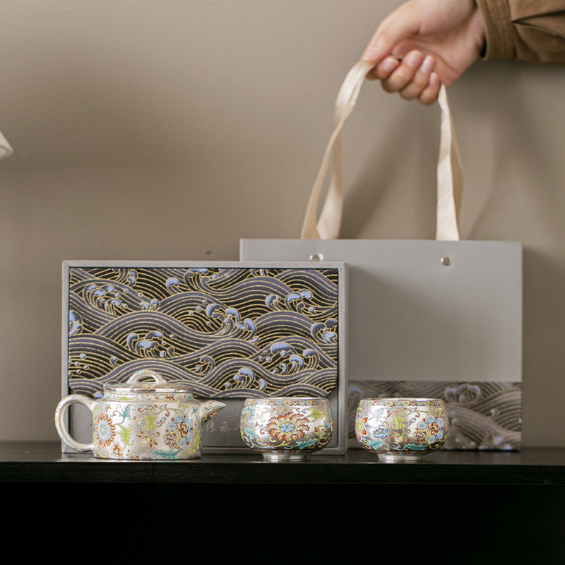 Bộ ấm chén trà bạc mạ vàng gốm sứ, một ấm hai chén, làm quà tặng người lớn tuổi, quà lưu niệm kinh doanh thiết thực cho bạn bè và công ty.