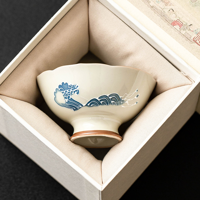 Nhà máy xếp chồng chạm khắc sóng biển chân cao miệng hoa tách trà cốc chủ nhân bộ trà Trung Quốc vẽ tay tách trà cốc trà