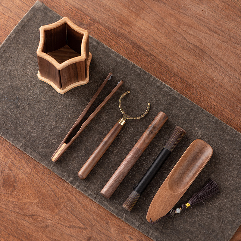 Trà đạo gỗ óc chó sang trọng nhẹ phụ kiện bộ ấm trà sáu quý nhân công dụng gia dụng kẹp trà kim trà dao cầm ấm bút