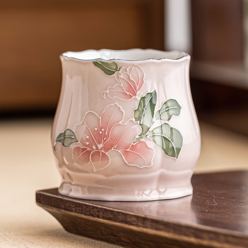 Tách trà gốm sứ tinh tế cổ điển dành cho nữ, cốc trà gia đình đơn với thiết kế khắc hoa huệ.