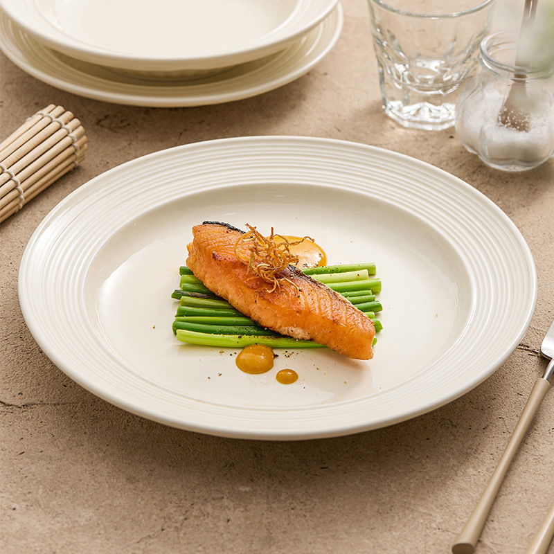 Đĩa kiểu kem, dùng trong gia đình, mẫu mới 2025, đĩa ăn steak, đĩa ăn sáng tròn gốm sứ cao cấp, sang trọng nhẹ nhàng, dùng để bày món ăn.