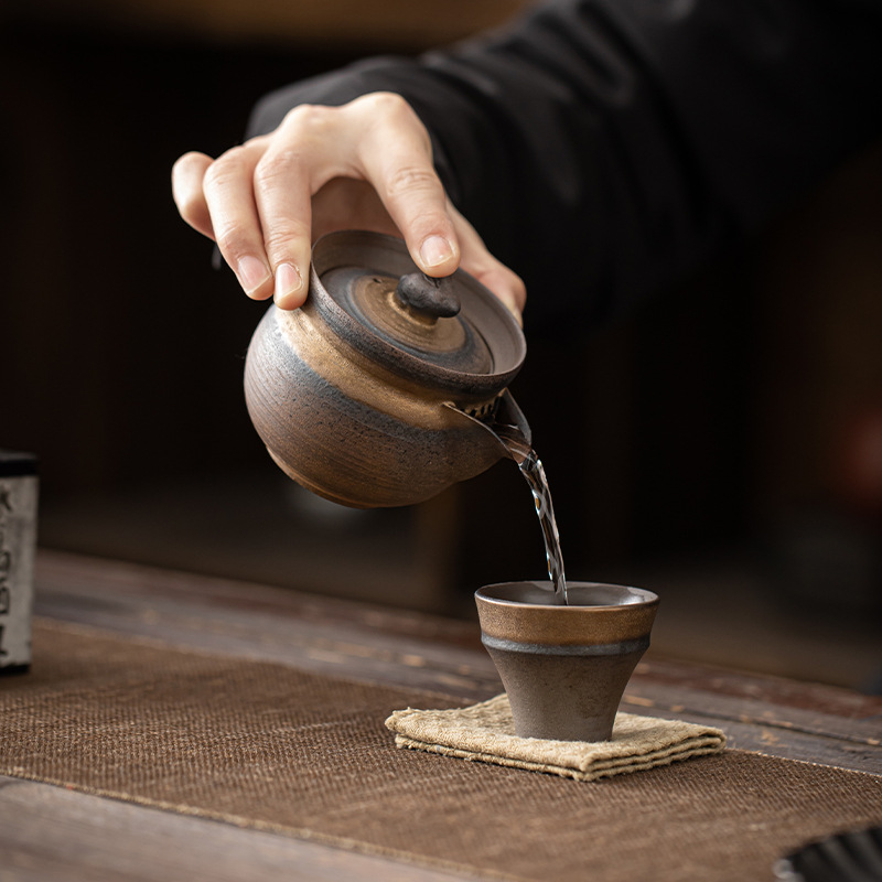Ấm cầm tay thỏ tráng men mạ vàng ấm trà gốm sứ ấm đơn không nóng cổ xưa đốt bùn đá cổ điển đồ trà Kung Fu cổ điển