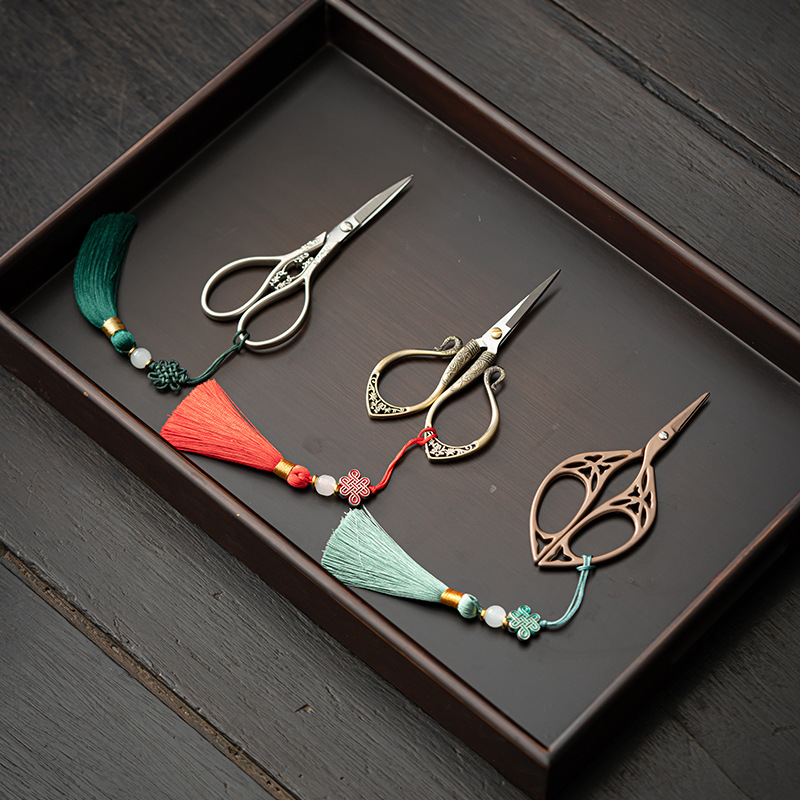 Kéo nhỏ cổ điển gia dụng dao cắt giấy thủ công bằng thép không gỉ cắt túi trà đầu kéo dây phụ kiện trà đạo kiểu Trung Quốc lớn