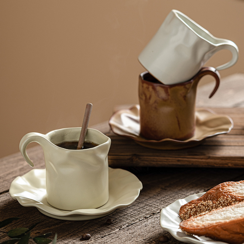 Đĩa cốc cà phê xếp ly cốc gốm sứ tinh xảo cao cấp cốc sữa phân khối thiết kế gia dụng cho nữ cốc uống nước