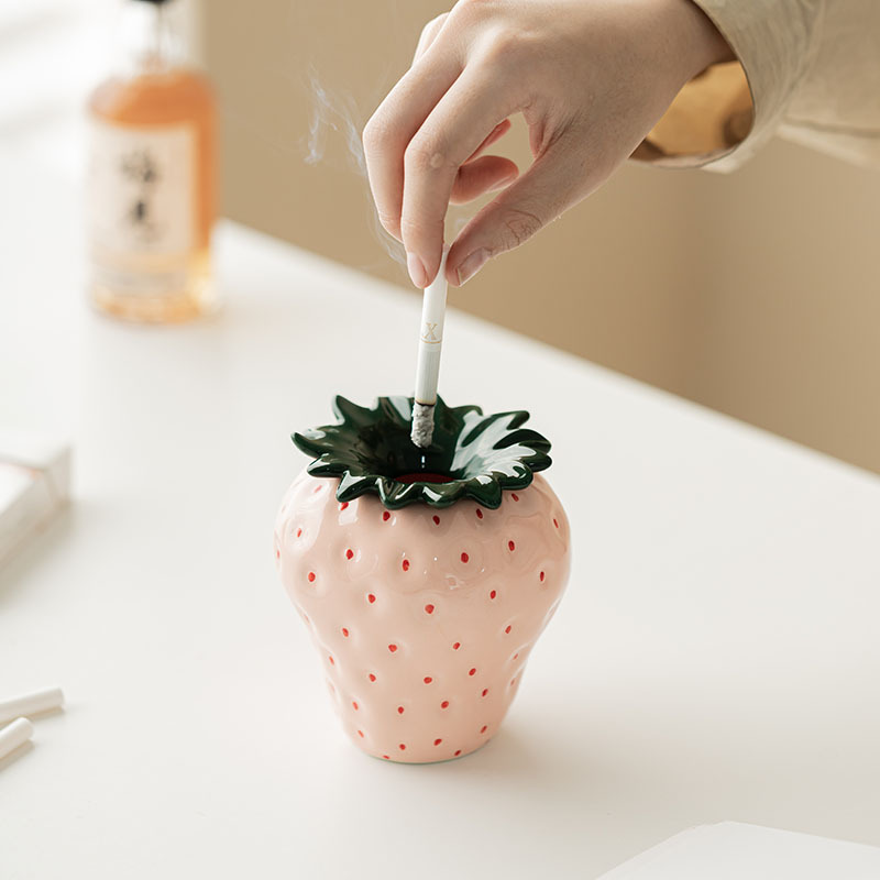 Gạt tàn dâu tây trang trí trang trí sáng tạo gốm sứ phòng khách gia dụng Gạt tàn tro chống bay văn phòng bàn trà Gạt bã trà