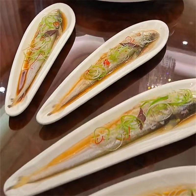Khách sạn gốm sứ cá nóc đĩa Cá thu đao trang trại sáng tạo bất thường cá thu đao hình đặc biệt đĩa Cá hấp trắng tinh khiết đặc biệt
