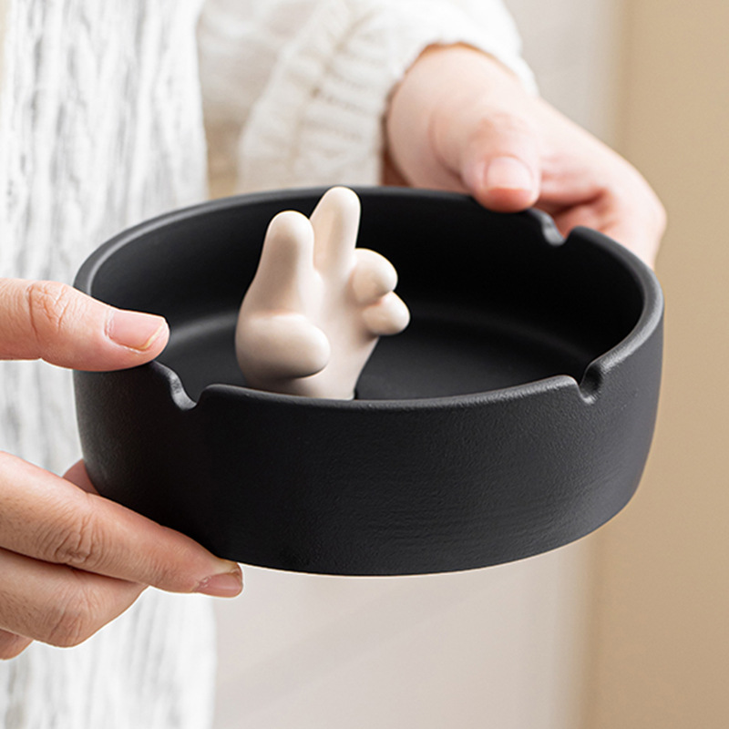 Gạt tàn chống tro bay cảm giác cao cấp gạt tàn phòng khách gia dụng cá tính sáng tạo gạt tàn gốm sành điệu trang trí vui nhộn