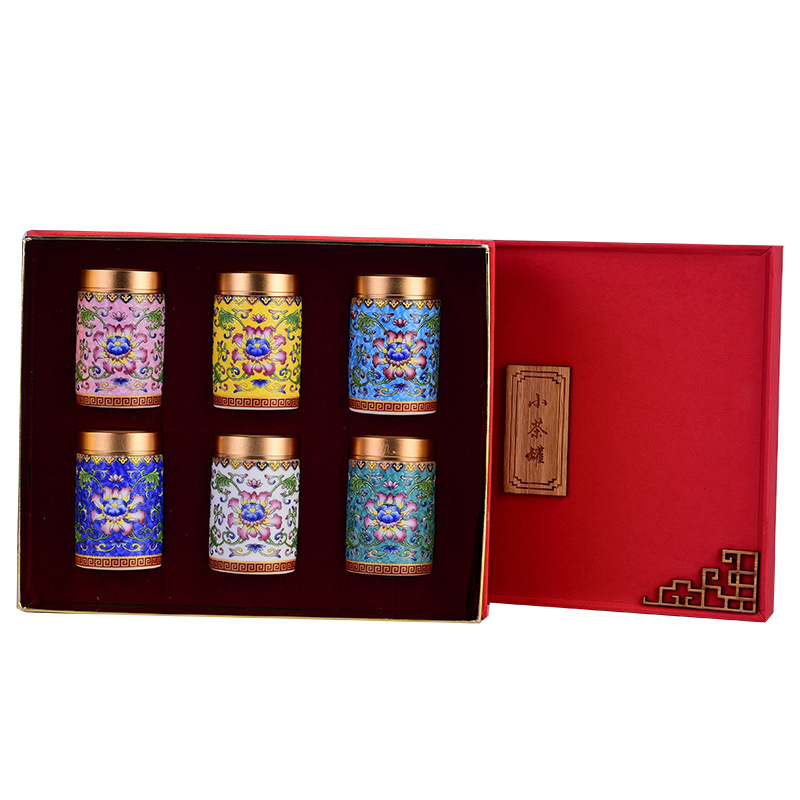 Bộ đồ gốm sứ tráng men thủy triều văn hóa và sáng tạo trong Tử Cấm Thành