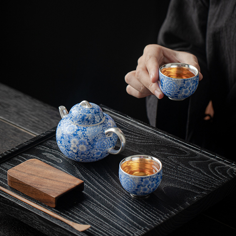 Ấm trà Yuxi mạ bạc thủ công Da'antang Ấm pha trà Vạn Hoa Vẽ tay màu xanh và trắng Một ấm hai cốc Bộ hộp quà xách tay