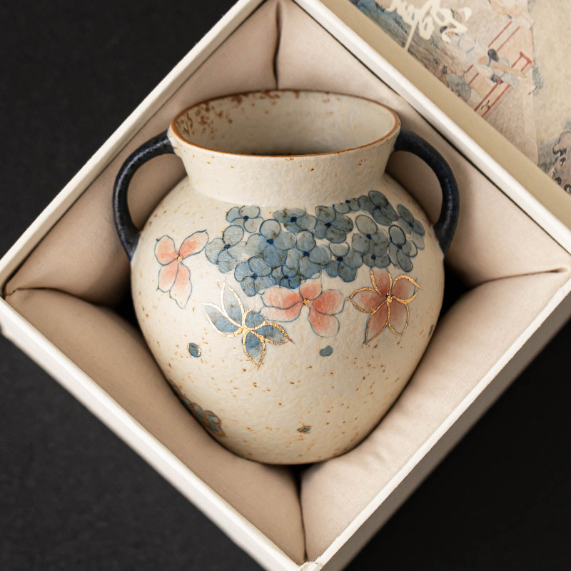 Bộ sáu quý ông trà đạo đỏ bằng đá lửa xanh trắng, ống trà đạo hoa cẩm tú cầu bằng vàng, phụ kiện bộ trà gia dụng bằng gốm