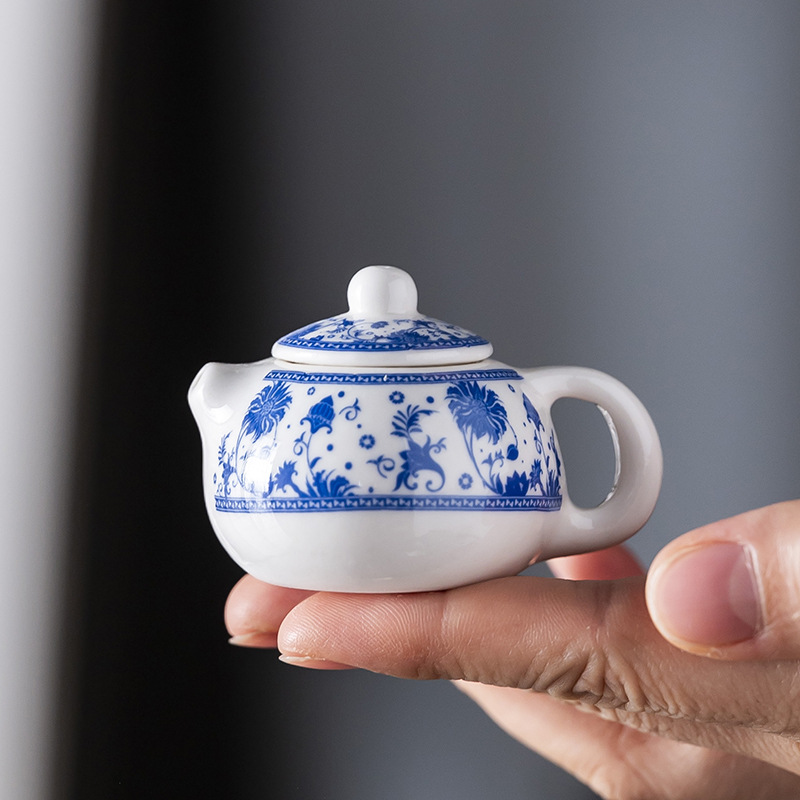 Ấm trà màu xanh và trắng đầu ngón tay đồ trang trí thú cưng ấm trà bỏ túi ấm trà chơi trà dụng cụ pha trà dung tích nhỏ ấm trà phụ kiện dụng cụ pha trà